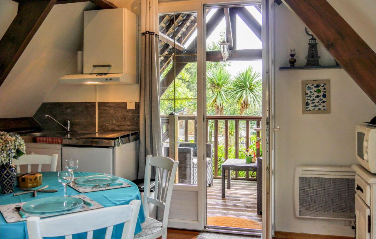 Awesome Apartment In Vasteville With Kitchenette Екстериор снимка